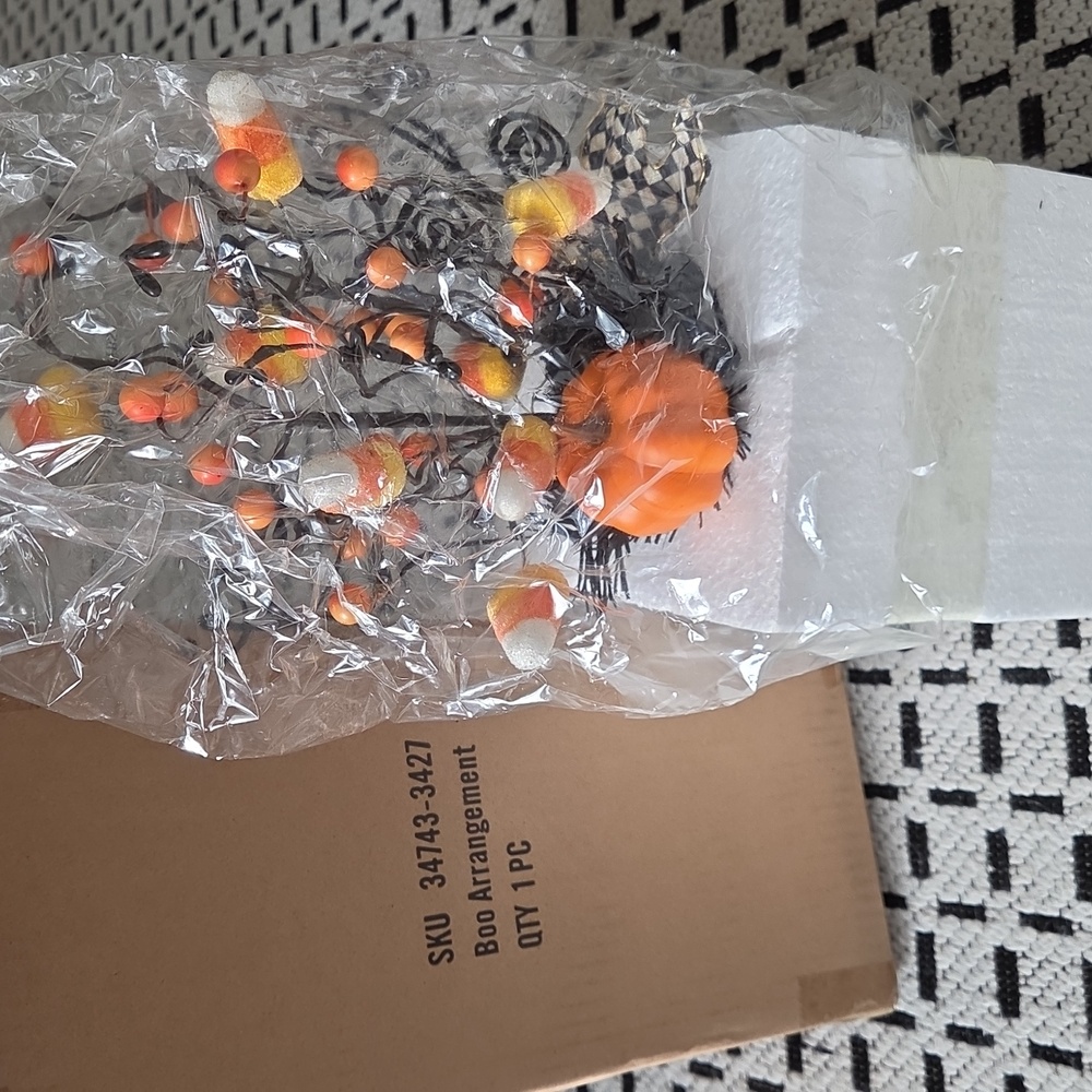 NWT MacKenzie-Childs Halloween Boo Arrangement - Picture 7 of 7